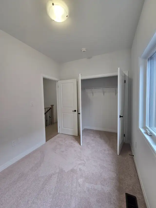 New 4-Bed House   Yard/Garage/Bsmt/AC/Laundry Incl (Auckland Dr) - Photo 7