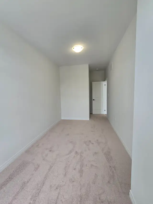 New 4-Bed House   Yard/Garage/Bsmt/AC/Laundry Incl (Auckland Dr) - Photo 9