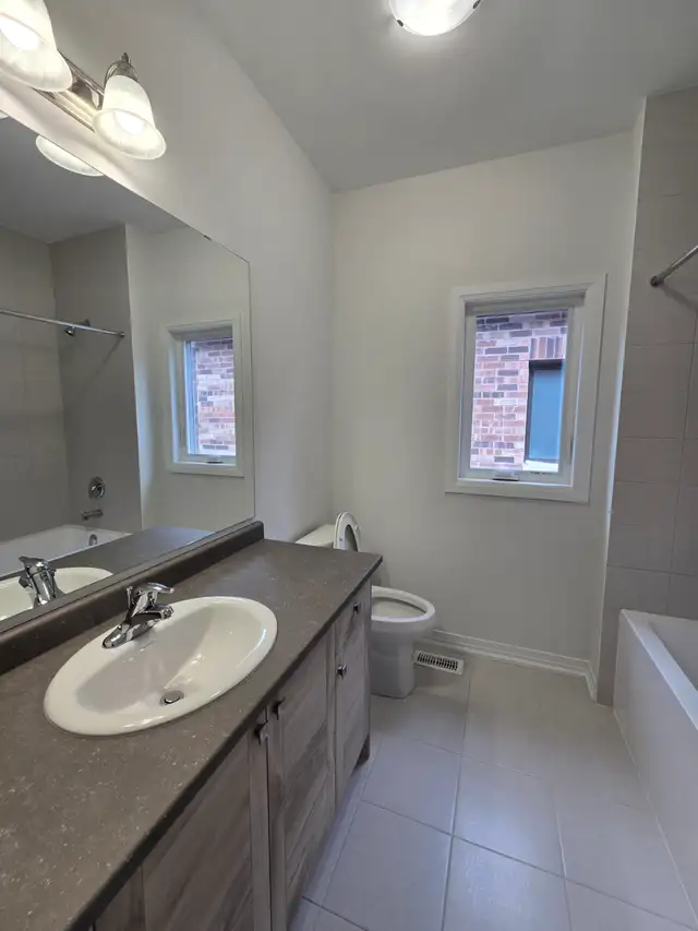 New 4-Bed House   Yard/Garage/Bsmt/AC/Laundry Incl (Auckland Dr) - Photo 23