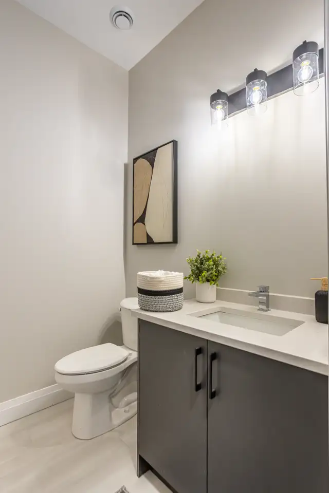 Now Pre-Leasing | Brand New Stacked Townhomes in North London - Photo 7