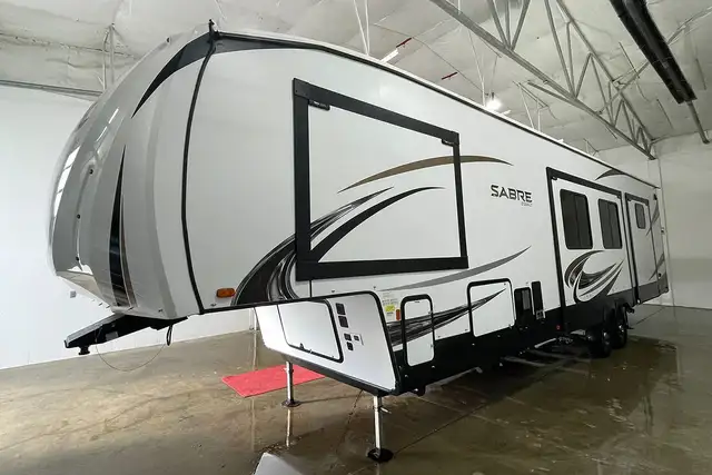2022 Forest River Sabre Cobalt 38DBQ – Pre-owned 5th Wheel - Photo 5