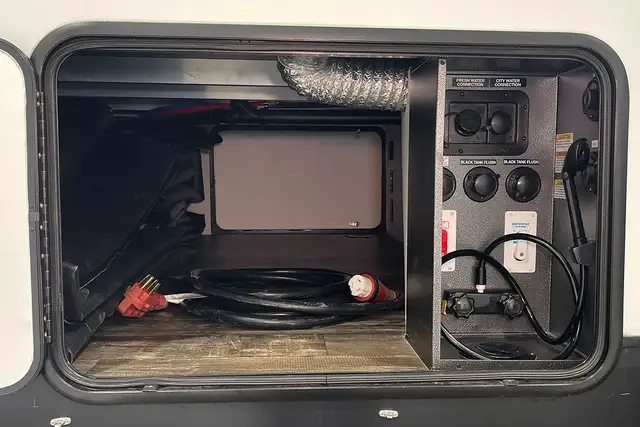 2022 Forest River Sabre Cobalt 38DBQ – Pre-owned 5th Wheel - Photo 13