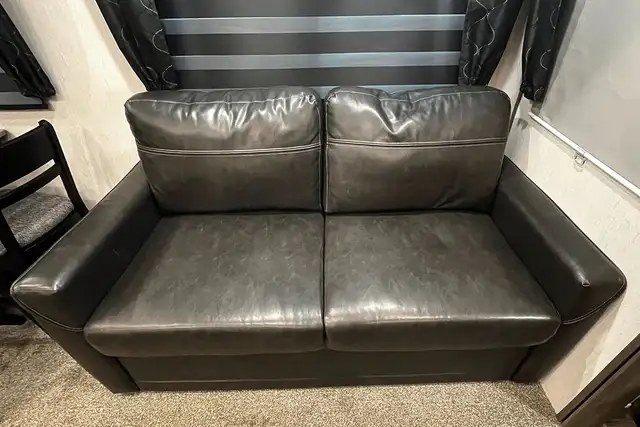 2022 Forest River Sabre Cobalt 38DBQ – Pre-owned 5th Wheel - Photo 16