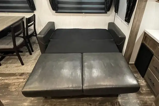 2022 Forest River Sabre Cobalt 38DBQ – Pre-owned 5th Wheel - Photo 17