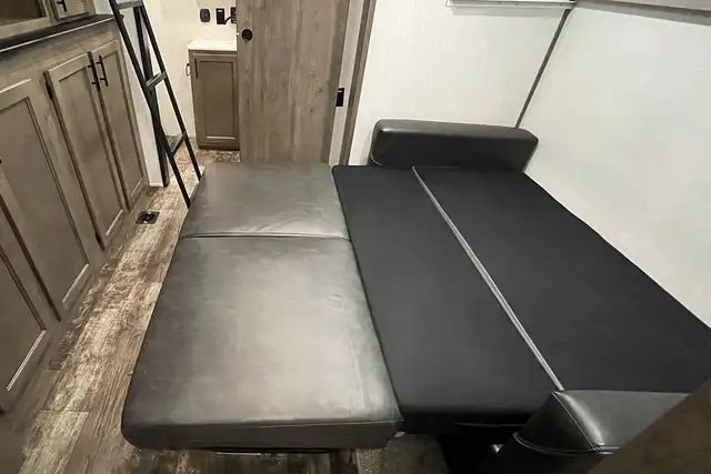 2022 Forest River Sabre Cobalt 38DBQ – Pre-owned 5th Wheel - Photo 28