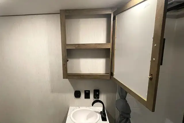 2022 Forest River Sabre Cobalt 38DBQ – Pre-owned 5th Wheel - Photo 31