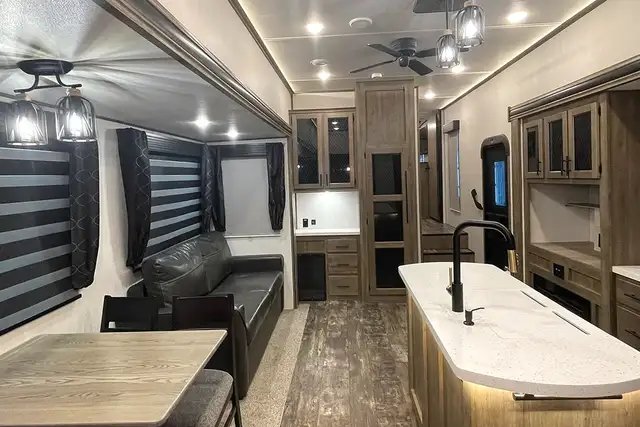 2022 Forest River Sabre Cobalt 38DBQ – Pre-owned 5th Wheel - Photo 34