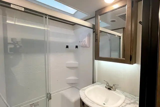 2022 Forest River Sabre Cobalt 38DBQ – Pre-owned 5th Wheel - Photo 35