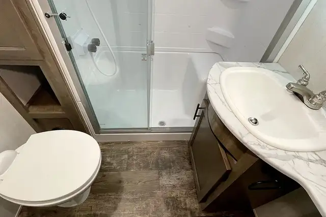 2022 Forest River Sabre Cobalt 38DBQ – Pre-owned 5th Wheel - Photo 36