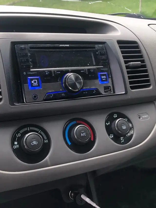 Toyota Camry - Photo 8
