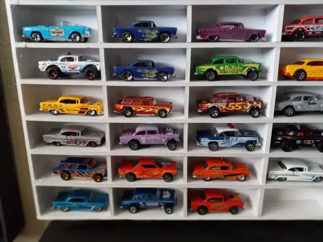 Hot Wheels  55-57 Chevy Shoebox collection, 88 cars total - Photo 3