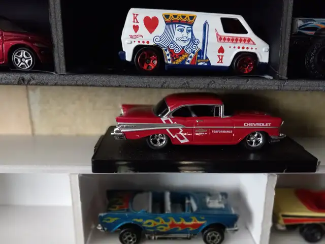 Hot Wheels  55-57 Chevy Shoebox collection, 88 cars total - Photo 6