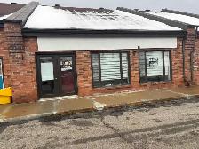 Local commercial à louer 1500 pc. Cap Rouge Local