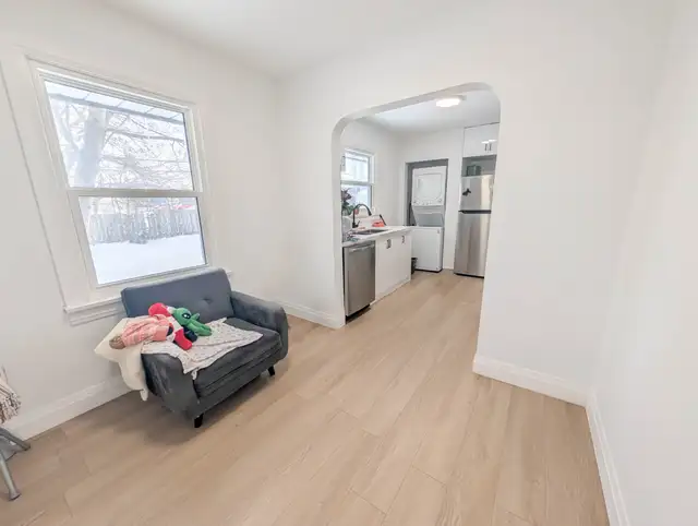 89 Jacobson Ave, St. Catharines - Main Unit Next to Pen Centre - Photo 4