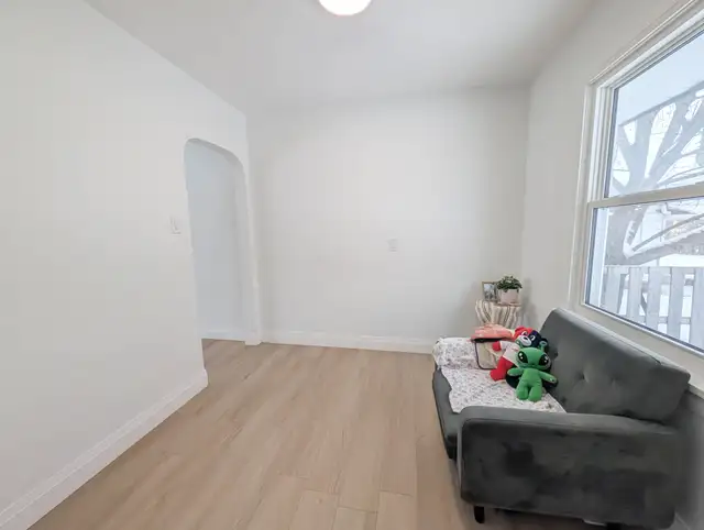 89 Jacobson Ave, St. Catharines - Main Unit Next to Pen Centre - Photo 5