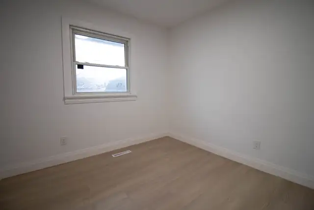 89 Jacobson Ave, St. Catharines - Main Unit Next to Pen Centre - Photo 15