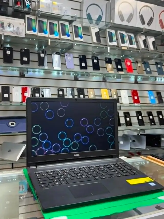 LAPTOP DELL – INTEL CORE i5 8e GÉNÉRATION