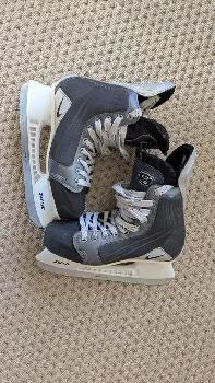 Nike with Tuuk blades size 6.5 D