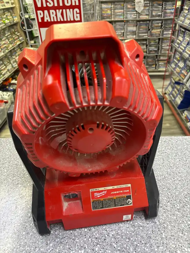 Milwaukee 0886 18V Jobsite Fan - Photo 2