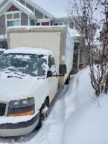 2012 GMC cube van - Photo 2