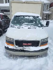 2012 GMC cube van - Photo 3