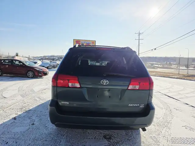 2005 Toyota Sienna AWD 7 Passenger Clean Carfax with No Accident - Photo 5
