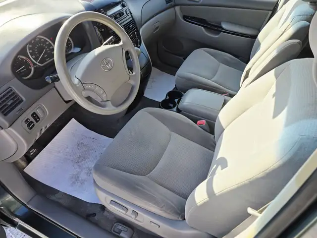 2005 Toyota Sienna AWD 7 Passenger Clean Carfax with No Accident - Photo 8