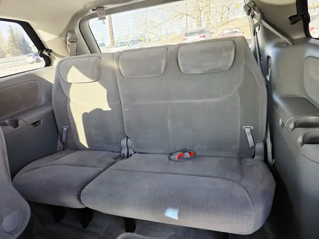 2005 Toyota Sienna AWD 7 Passenger Clean Carfax with No Accident - Photo 12