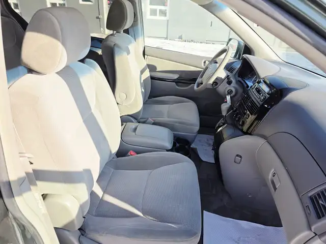 2005 Toyota Sienna AWD 7 Passenger Clean Carfax with No Accident - Photo 13