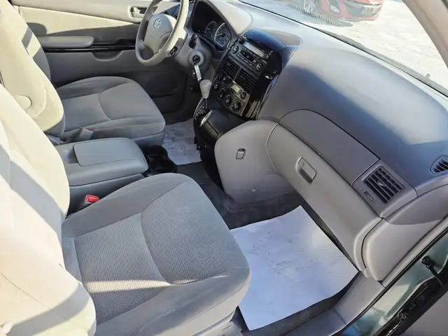 2005 Toyota Sienna AWD 7 Passenger Clean Carfax with No Accident - Photo 14