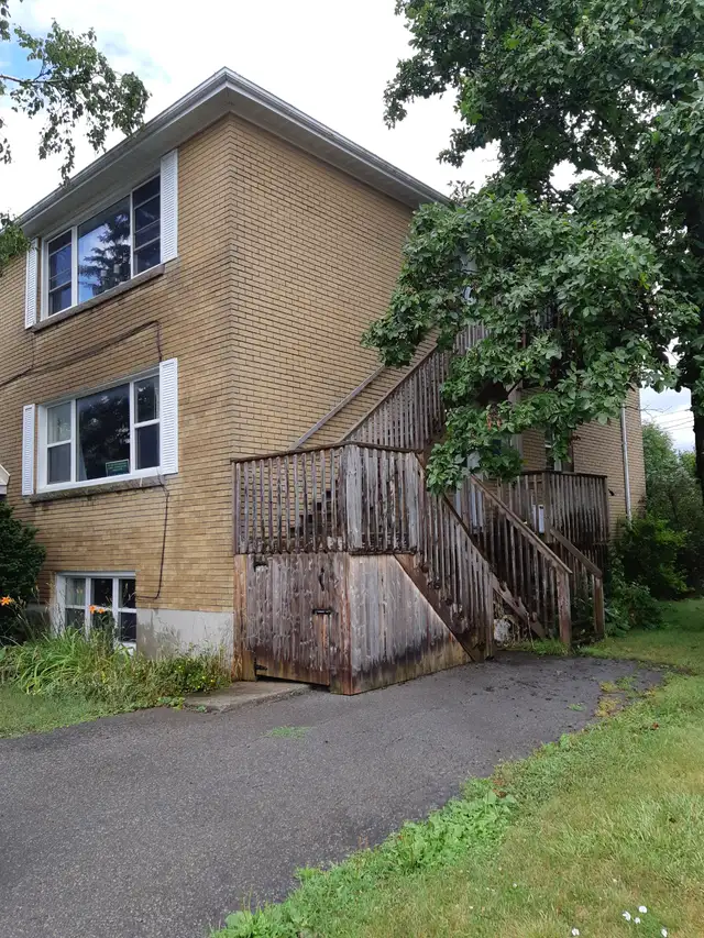 Two bedroom apartment walking distance to Queen's and SLC - Photo 6