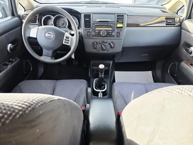 2010 Nissan Versa Manual Low Mileage Clean Carfax Cruise Control - Photo 13