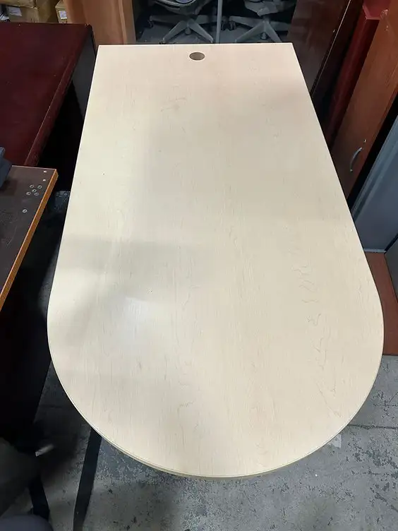 Maple D-Top Desk-Used Desk For Sale-Ufficio Furniture-Call Us! - Photo 2