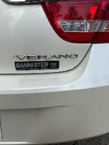 Low kms 2016 Buick Vrano pearl white. - Photo 4