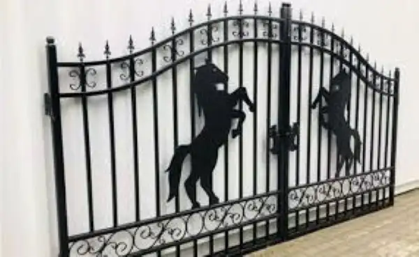 Heavy Duty 14FT Driveway Gate with Horse Artwork