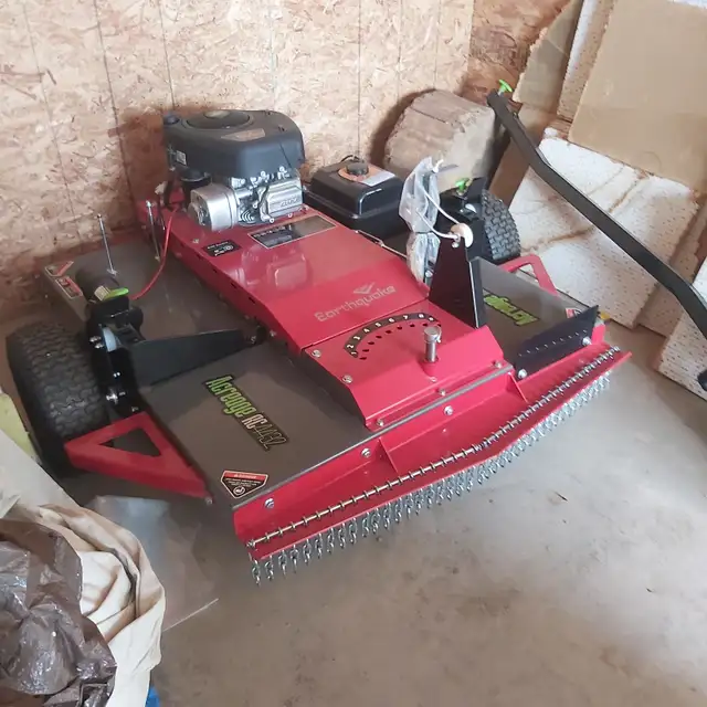 UNUSED Earthquke 44 in. Mower