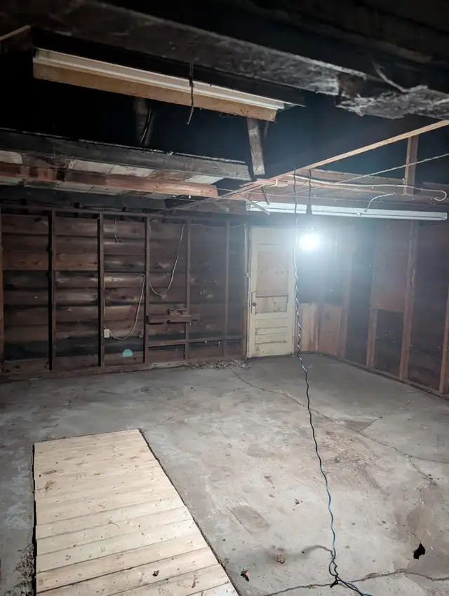 Garage For Rent - Photo 2