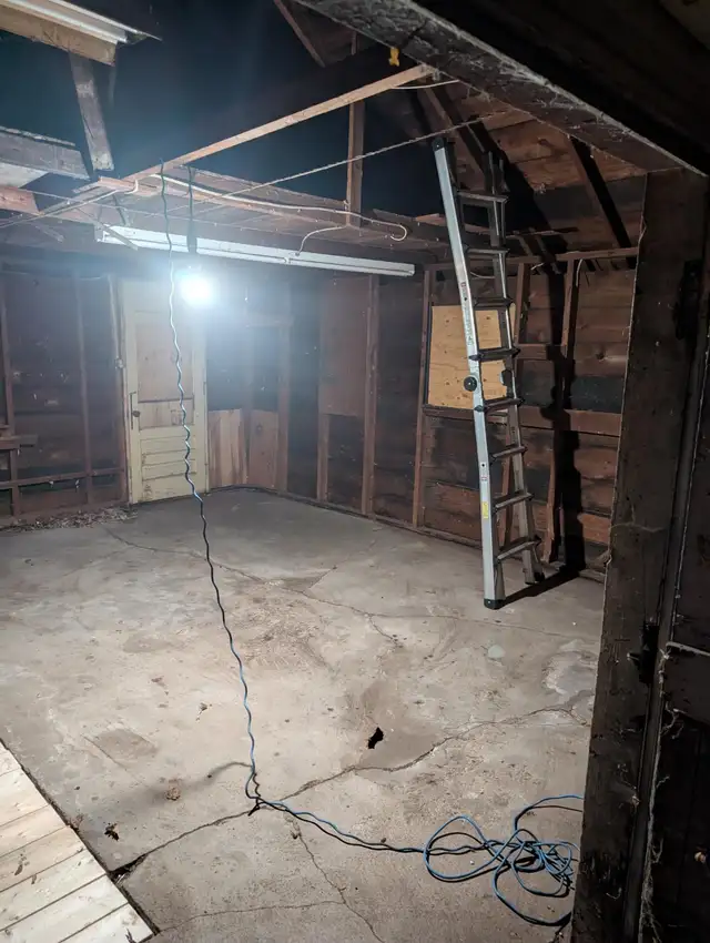 Garage For Rent - Photo 3