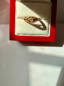 Women's 18K Vintage Gold Ring with Small Diamond~Size 8