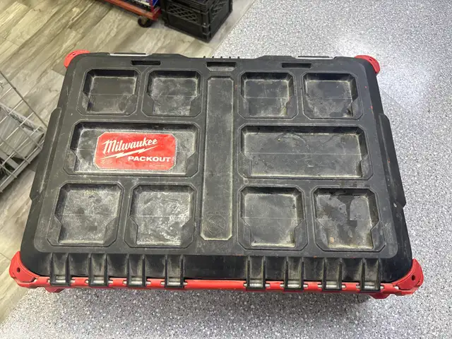 Milwaukee 48-22-8424 Packout 22" Medium Toolbox