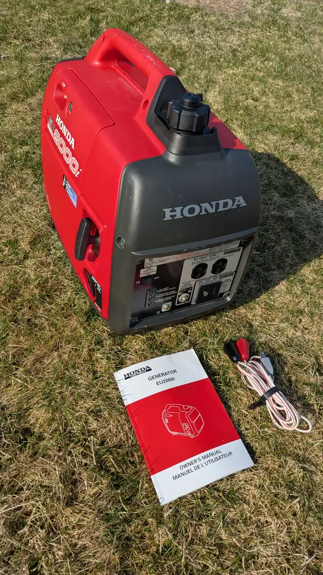 Honda EU 2000i inverter generator, runs very quiet