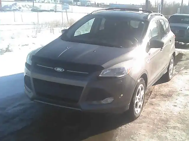 2014 Ford Escape AWD (low klms)