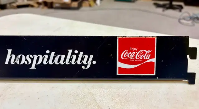 Vintage Authentic "Coca Cola" Metal Bar (c. 1970s) - Photo 6