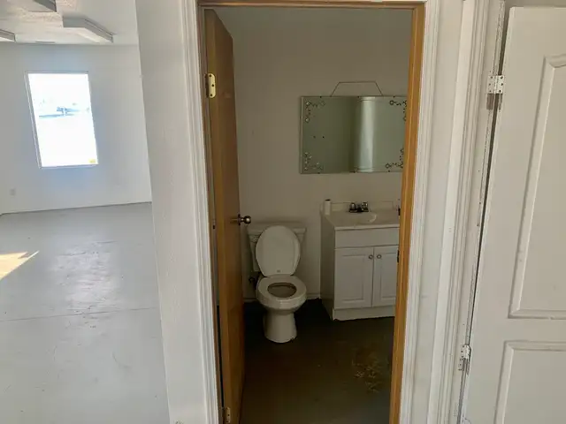 Bay for rent - Red Deer (all inclusive) - Photo 7