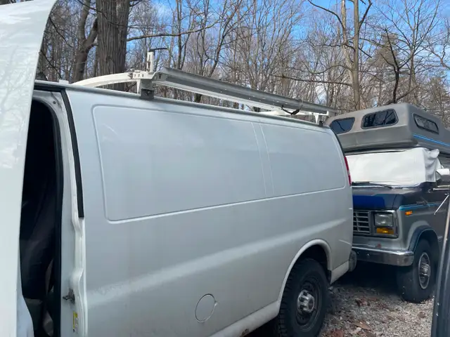2017 GMC 2500 cargo van