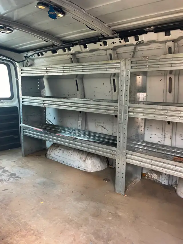 2017 GMC 2500 cargo van - Photo 7