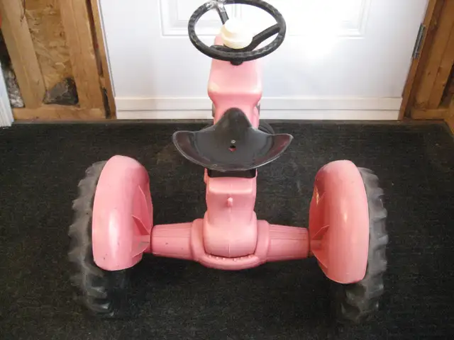 Vintage 1960's Reliable pedal tractor - Photo 4