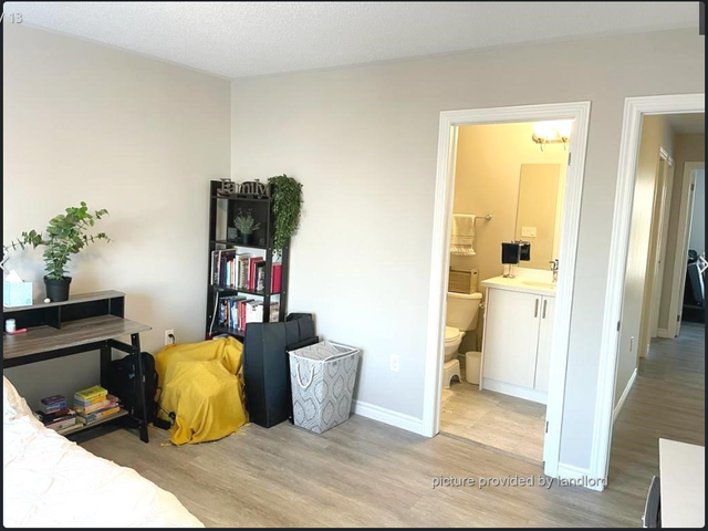 Executive Townhome for Rent – 4 Bed, 3.5 Bath – Guelph Location - Photo 9