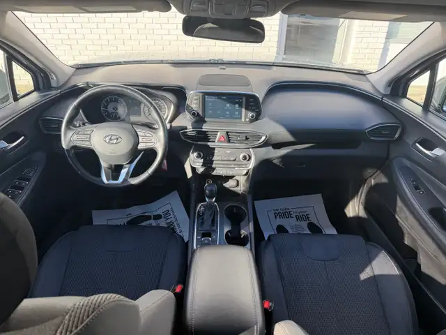 2020 Hyundai Santa Fe| All Wheel Drive | Clean Carfax - Photo 18