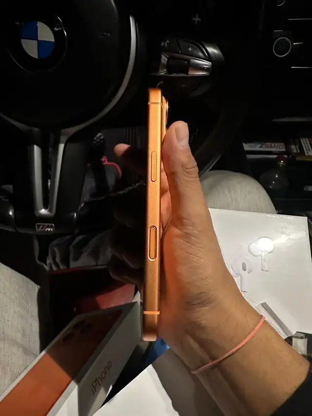 iPhone 17 Pro 128gb   Full Accessories Kit   Fast Delivery! - Photo 4